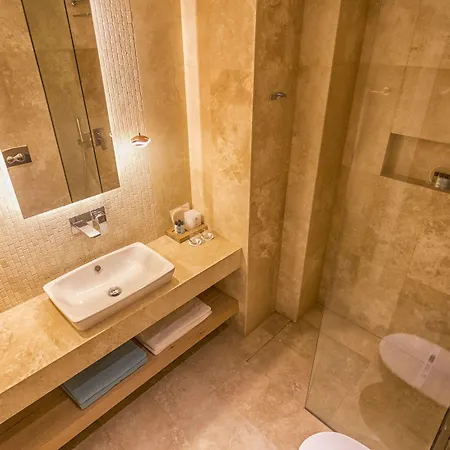 艾斯乐艾酒店 - 仅限成人（+14） 酒店 厄吕代尼兹